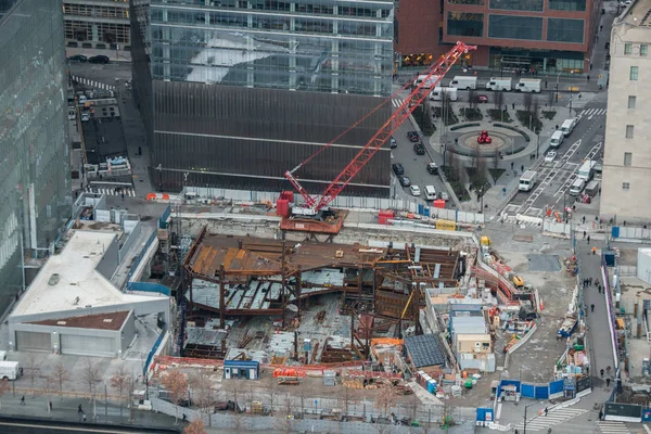 Rascacielos Construcción Grúa Construcción Los Trabajadores Trabajan Sitio Ciudad —  Fotos de Stock