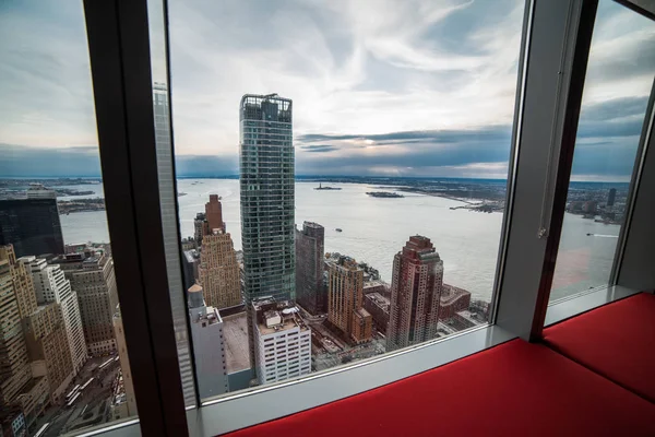 ニューヨーク市マンハッタンの高級マンションの窓の風景 不動産の概念 — ストック写真