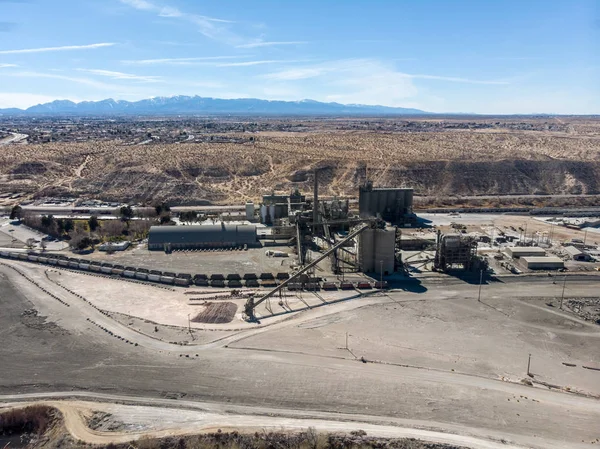 砂漠の鉱山石炭工場 — ストック写真