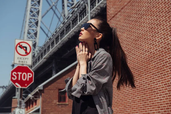 Beautiful Asian Fashion Model Girl Posing City Street Wearing Stylish — Stock Photo, Image