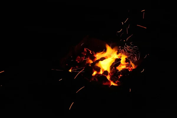 Cebolletas calientes encendidas en una barbacoa —  Fotos de Stock