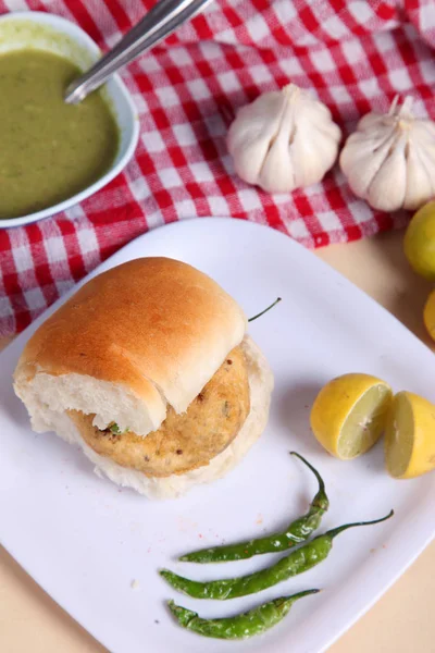 Hint özel geleneksel kızarmış yemek vada pav