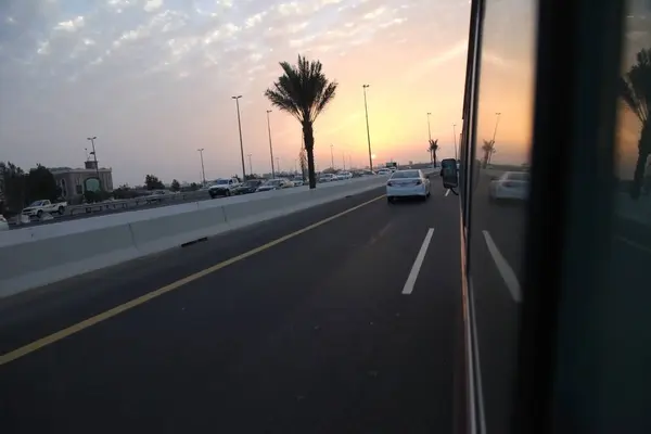 Viaje Por Carretera Carretera Arabia Saudita Verano Mientras Pone Sol — Foto de Stock