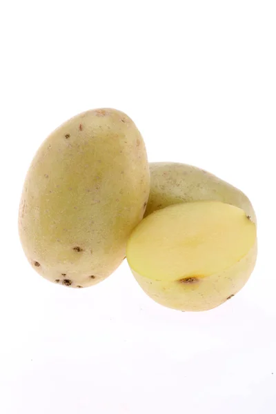 Geïsoleerde Australische Aardappelen Snijd Rauwe Aardappelgroenten Geïsoleerd Witte Achtergrond Met — Stockfoto