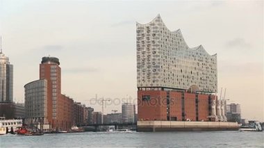 Elbphilharmonie ve hamburg limanında, 2016 yılında elbe nehrinde bir tekneden Almanya filme