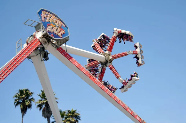 Santa Cruz Beach Boardwalk Santa Cruz California Usa Fire Ball — Stockfoto