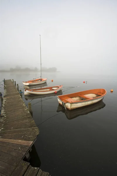 Vista sobre um belo lago na Escandinávia em denmark — Fotografia de Stock