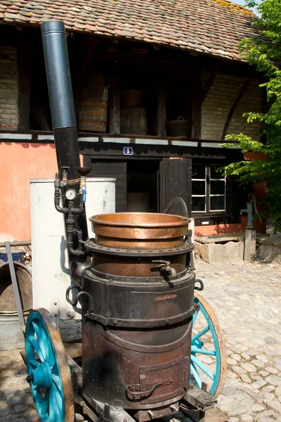 Distillation appliance at ecomusee — Stock Photo, Image