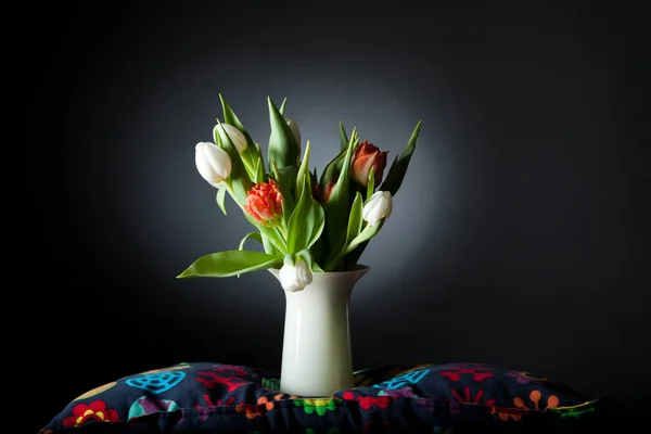Bouquet of beautiful flowers in vase — Stock Photo, Image