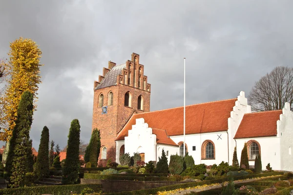 Όμορφη Εκκλησία Στη Δανία Helsinge Άνοιξη — Φωτογραφία Αρχείου