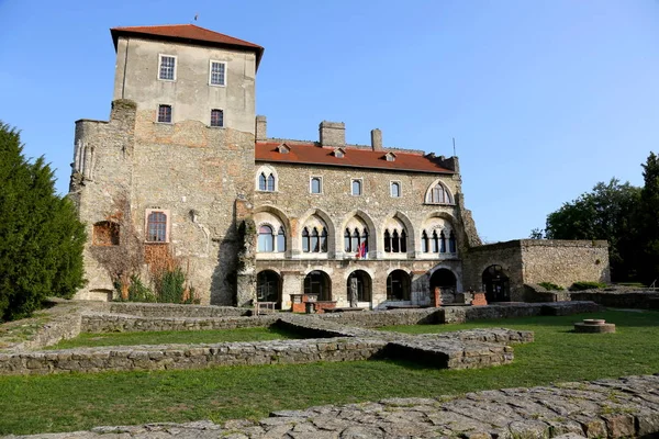 Castle in Tata, Hungary — Stock Photo, Image