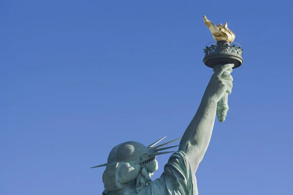 Statua della Libertà Testa e Torcia dal retro — Foto Stock