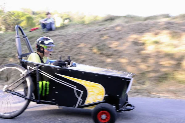 Carrera soapbox organizado en el pueblo de Tornac — Foto de Stock