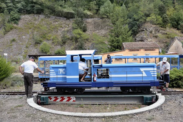 Petit train touristique entre Sainte Cécile d'Andorre et Saint Ju — Photo