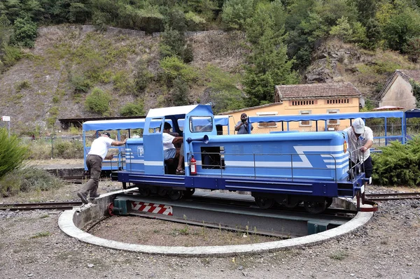 Petit train touristique entre Sainte Cécile d'Andorre et Saint Ju — Photo
