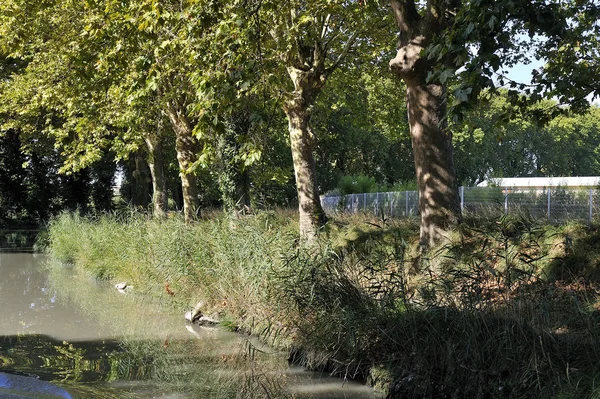 Canal du Midi poblíž Beziers — Stock fotografie