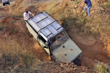 Arabalar büyük Ekskavatör kazma delik kıvılcım