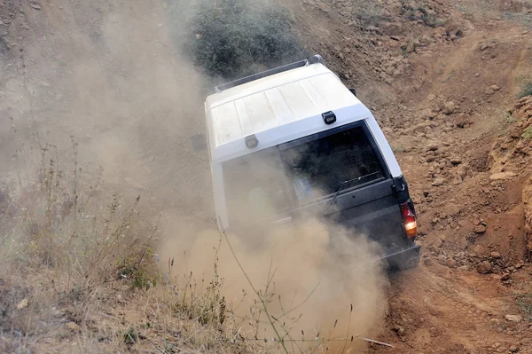 Arabalar büyük Ekskavatör kazma delik kıvılcım