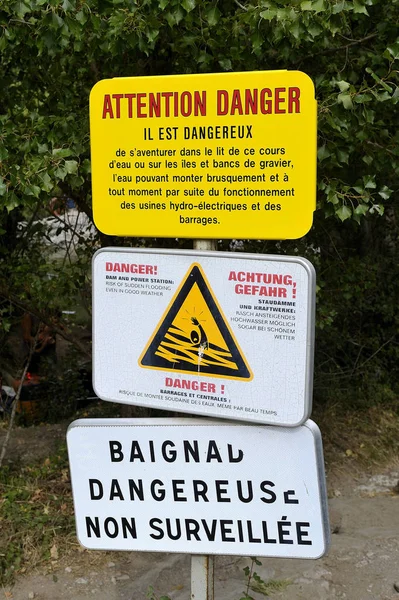 Panneau interdisant la baignade — Photo