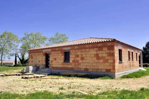 Casa unifamiliar en construcción — Foto de Stock