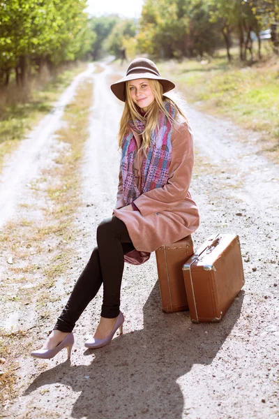 Woman Alone Vintage Suitcase Hitchhiking Empty Road Outdoors Travel Abroad — Stock Photo, Image
