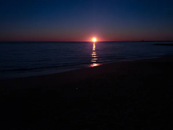 Πολύχρωμο Φυσική Ακτογραμμή Ηλιοβασίλεμα Τοπίο Παραλία Ωκεανό Εξωτερικούς Χώρους Παρασκηνίου — Φωτογραφία Αρχείου