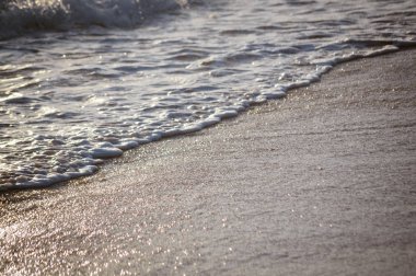 Parlak, güzel deniz manzarası. Doğanın bileşimi, seyahat tatili ve güneşli arka plan
