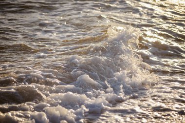 Parlak, güzel deniz manzarası. Doğanın bileşimi, seyahat tatili ve güneşli arka plan