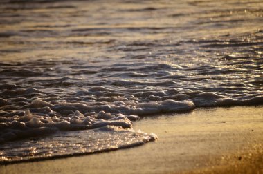 Parlak, güzel deniz manzarası. Doğanın bileşimi, seyahat tatili ve güneşli arka plan