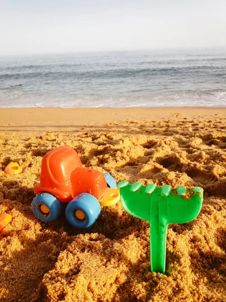 Juguetes Para Niños Playa Arena Fondo Natural Atardecer —  Fotos de Stock