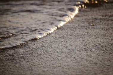 Parlak, güzel deniz manzarası. Doğanın bileşimi, seyahat tatili ve güneşli arka plan