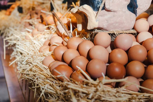 Fresh Hen Eggs Market Stall — Stock Photo, Image