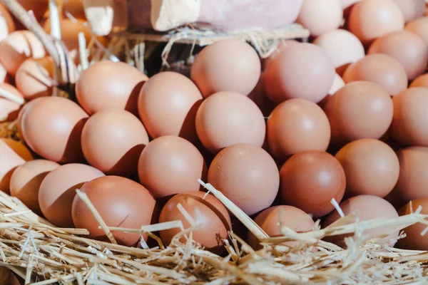 Fresh Hen Eggs Market Stall — Stock Photo, Image