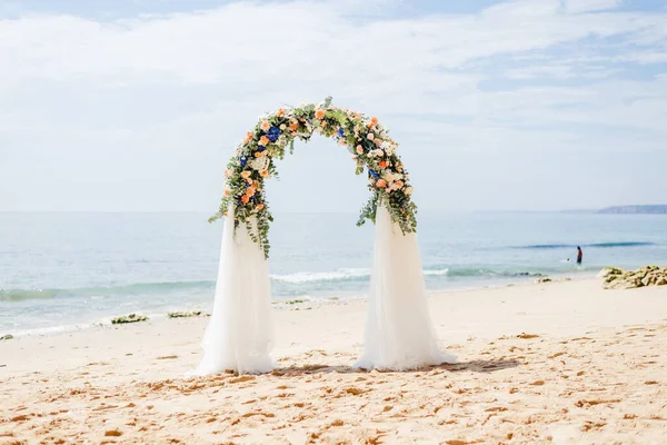 Lugar Boda Playa Configuración Boda Cabaña Arco Gazebo Decorado Con — Foto de Stock