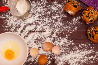 Mutfakta kek pişirme