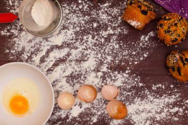 Mutfakta kek pişirme