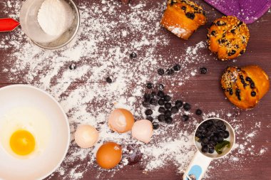 Mutfakta kek pişirme