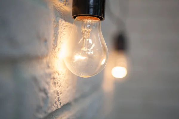 Vecchia lampadina lampada elettrica — Foto Stock