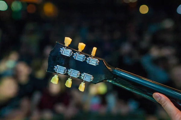 Elektromos gitár, a rock koncert — Stock Fotó