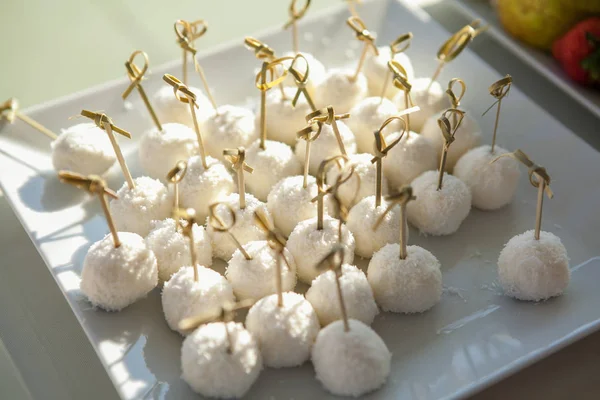 Açık büfe akşam yemeği yemek kavramı karşılayan Restoran