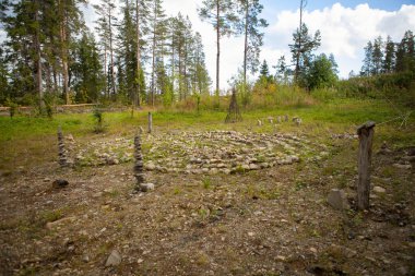 mistik bir glade tahtaya yerde