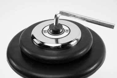 beyaz arkaplanda halter 