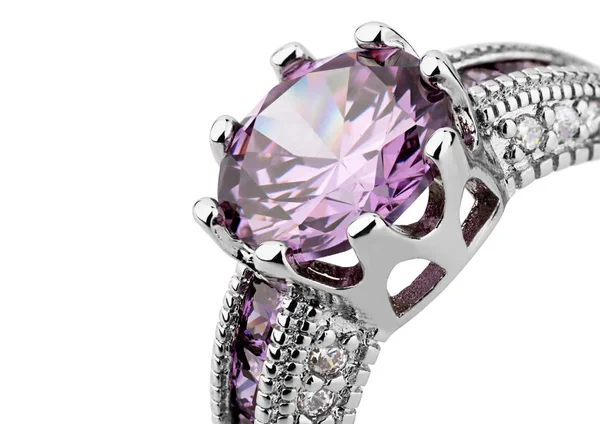 Colheita de anel de jóias com gema isolada no branco, caminho de recorte — Fotografia de Stock
