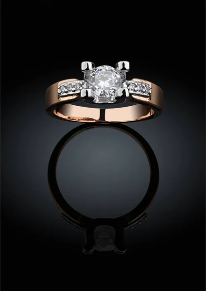 Jewelery ring with big diamond on black background, clipping pat — Stock Photo, Image