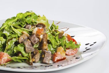 Salata sebze ve et