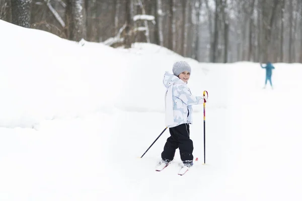 Ski de fond pour enfants Images De Stock Libres De Droits