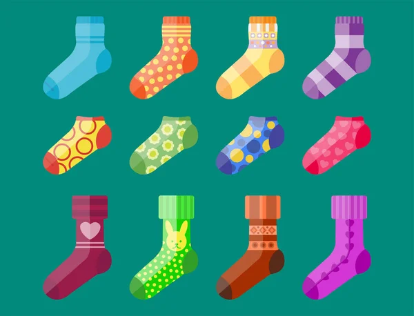 Diseño plano calcetines coloridos conjunto vector ilustración selección de varios pies de algodón tela caliente — Vector de stock