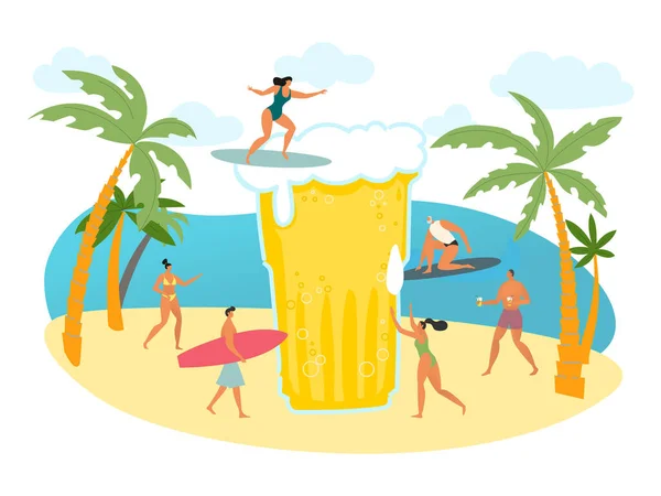 Yaz plajı konseptinde bira, sörf yapan minik insanlar, tatilde ferahlatıcı içecek, vektör illüstrasyonu. — Stok Vektör