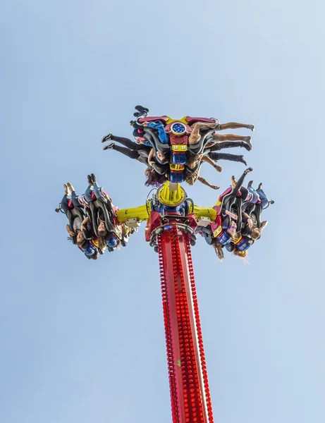 Mensen genieten van de carrousels op Photokina in Keulen — Stockfoto