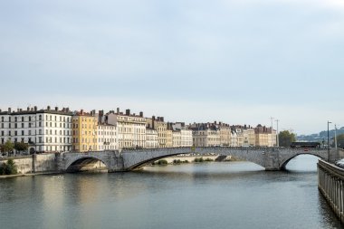 Rriver rhone ve Lyon, Fransa'nın manzarası için görüntüleyin